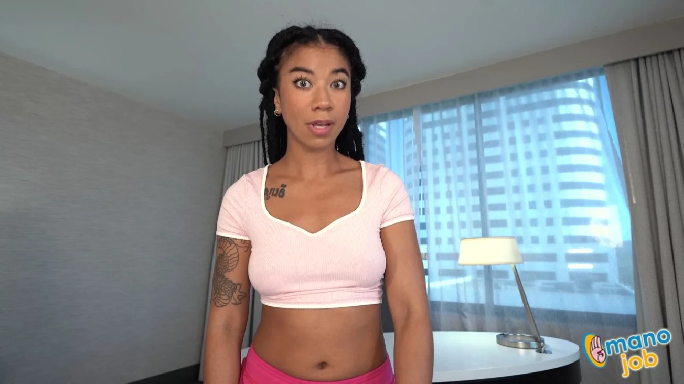 ManoJob Ameena Green Fitness Dick In Her Hands XXX